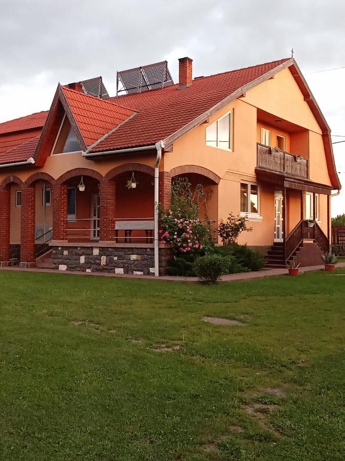 Hotel Timi Kulcsosház Lăzarea Exterior foto