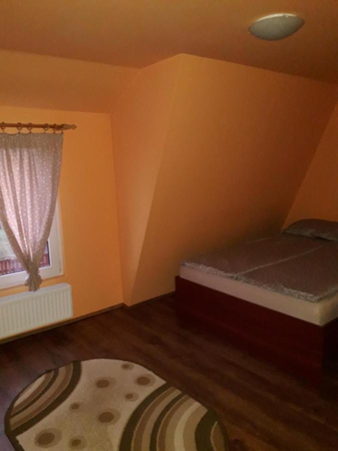 Hotel Timi Kulcsosház Lăzarea Exterior foto