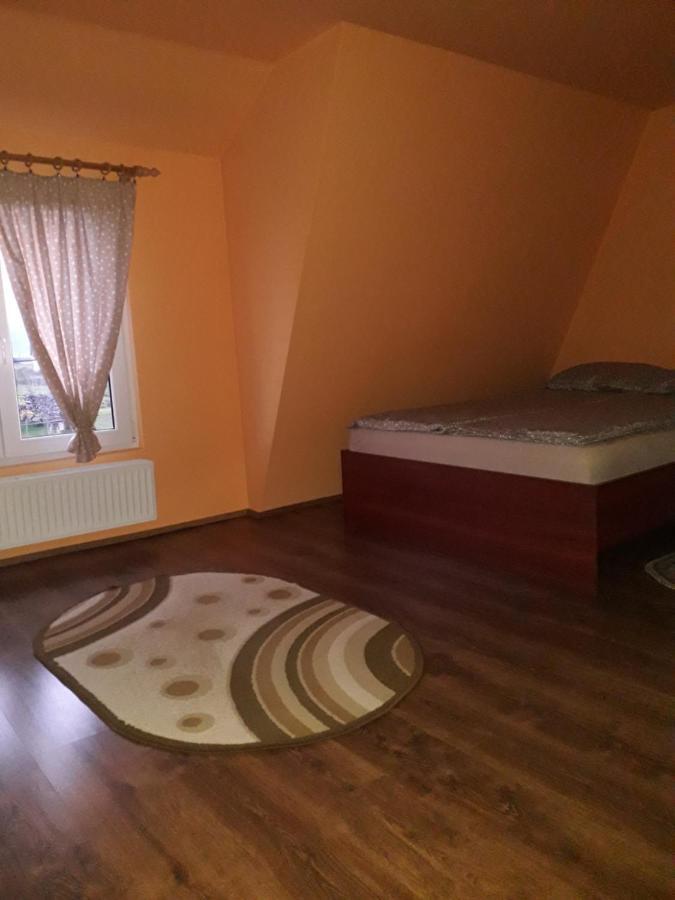 Hotel Timi Kulcsosház Lăzarea Exterior foto